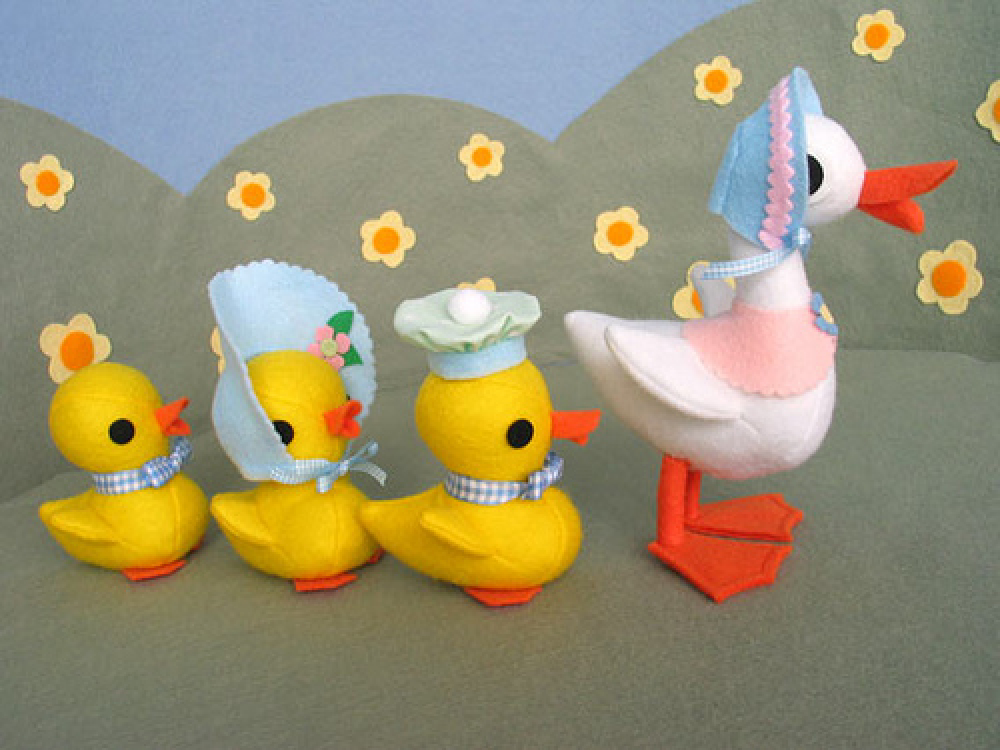 Mama Duck with Ducklings Fantastic Toys