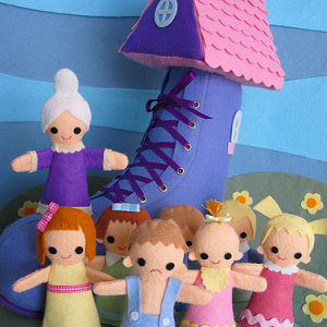 Old Woman and Shoe Finger Puppets